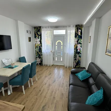 Kraljica -suncani Breg App9 *